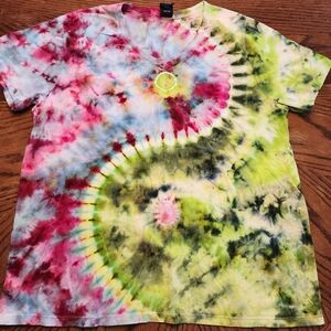 Custom tie dye, women's V-neck t-shirt size XL